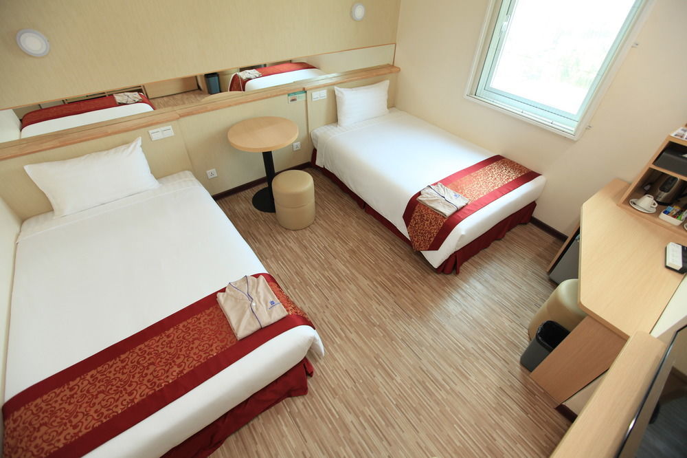 Super Hotel Yangon Exterior photo