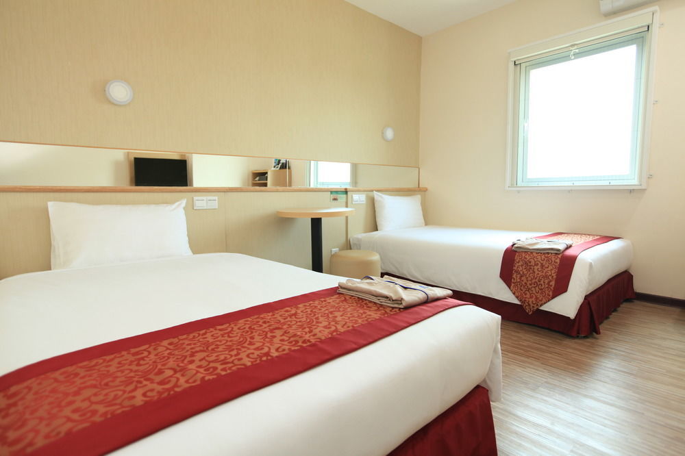 Super Hotel Yangon Exterior photo