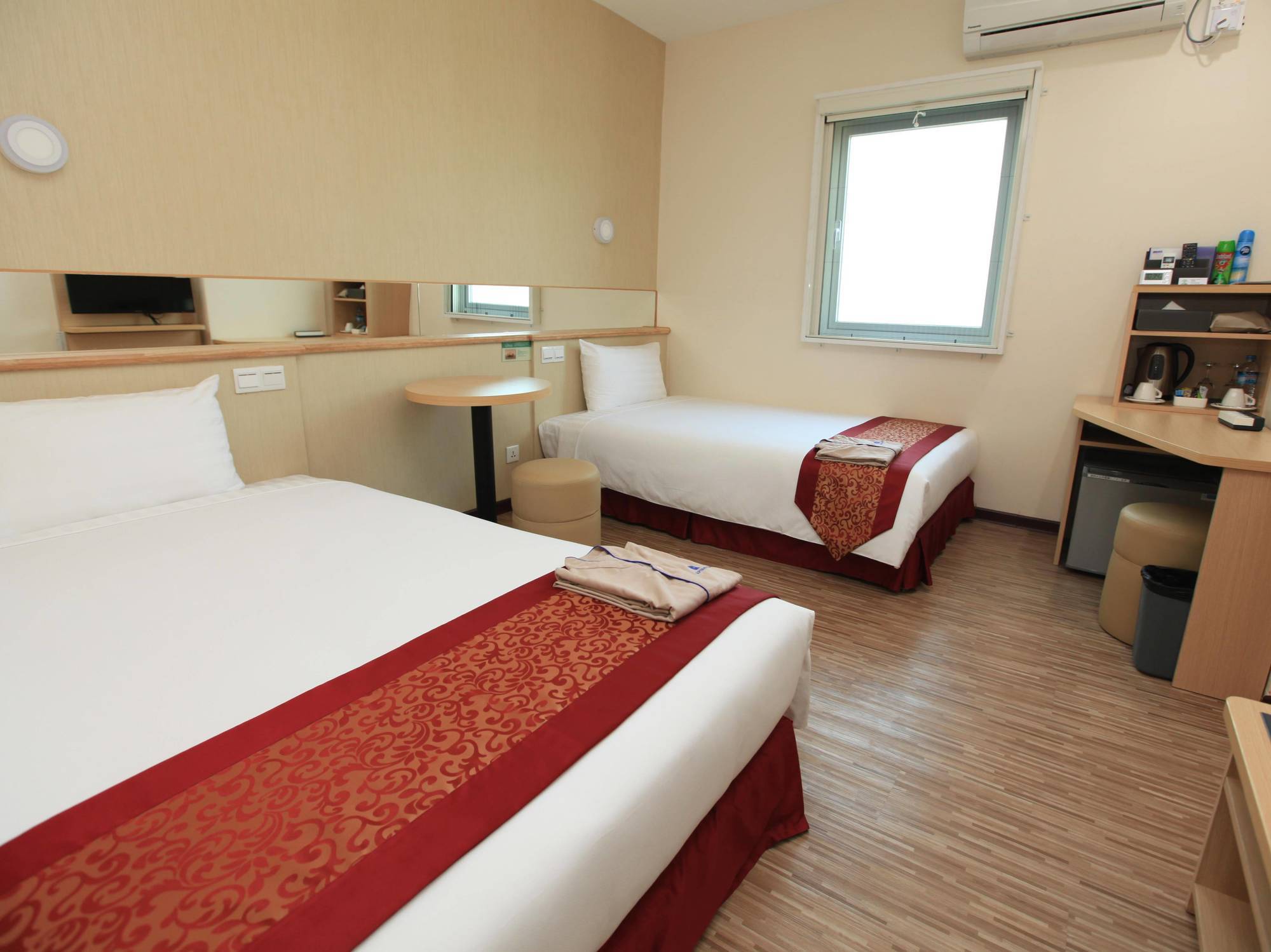 Super Hotel Yangon Exterior photo