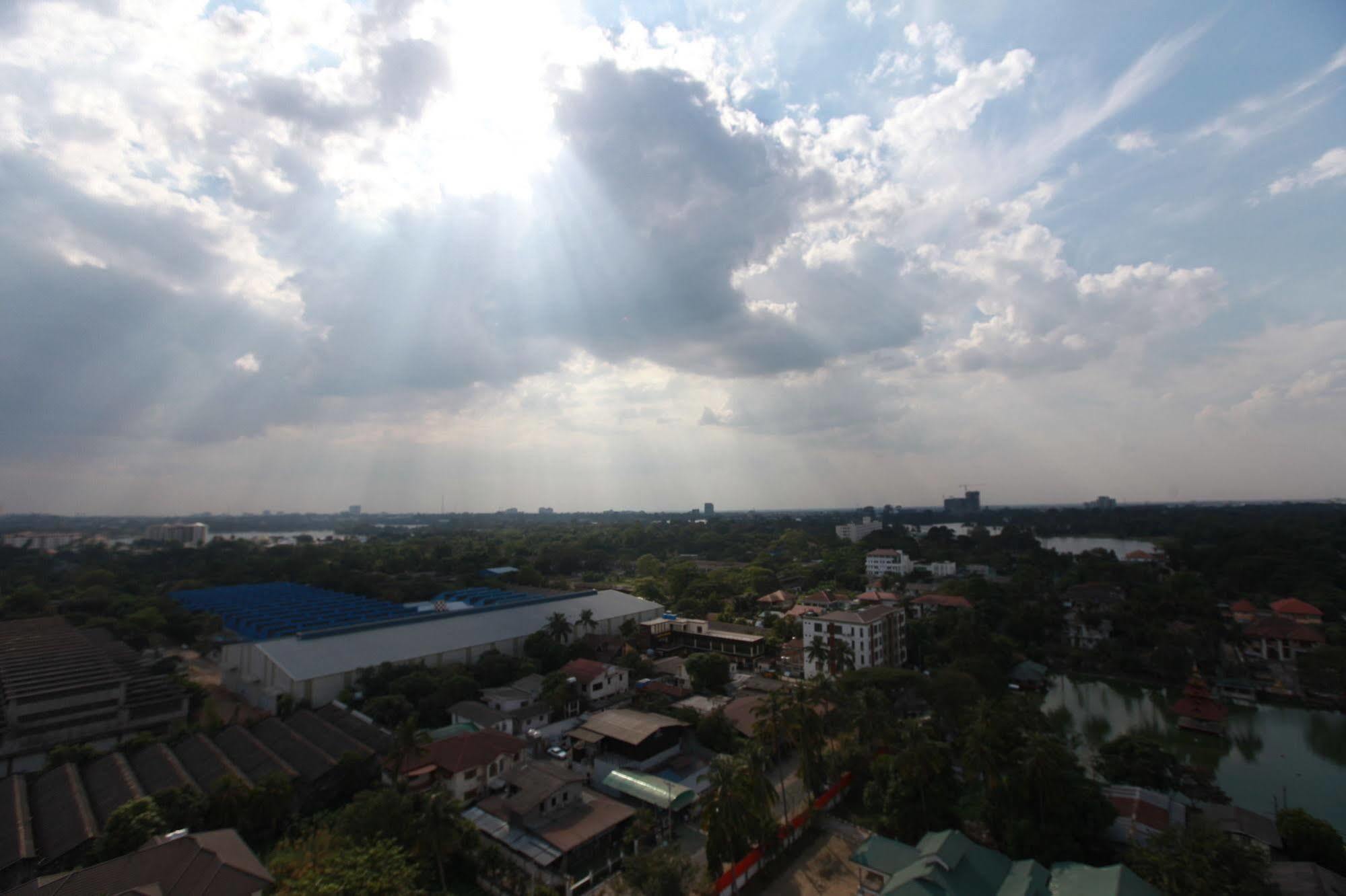 Super Hotel Yangon Exterior photo