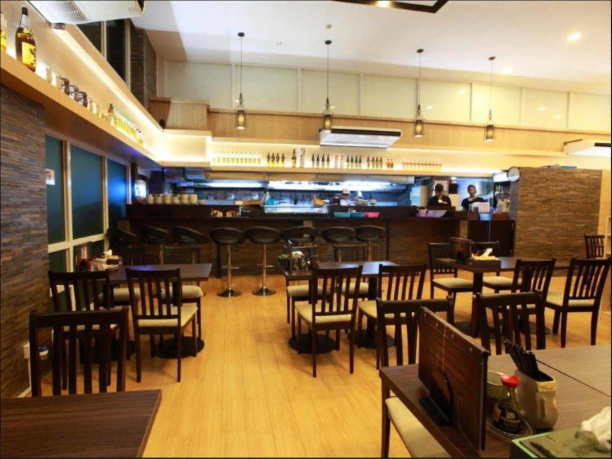 Super Hotel Yangon Exterior photo