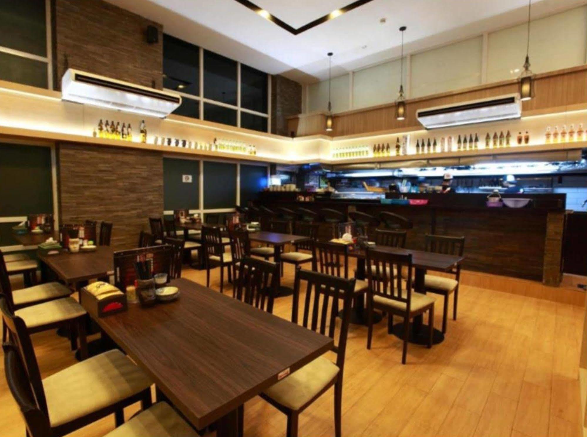 Super Hotel Yangon Exterior photo