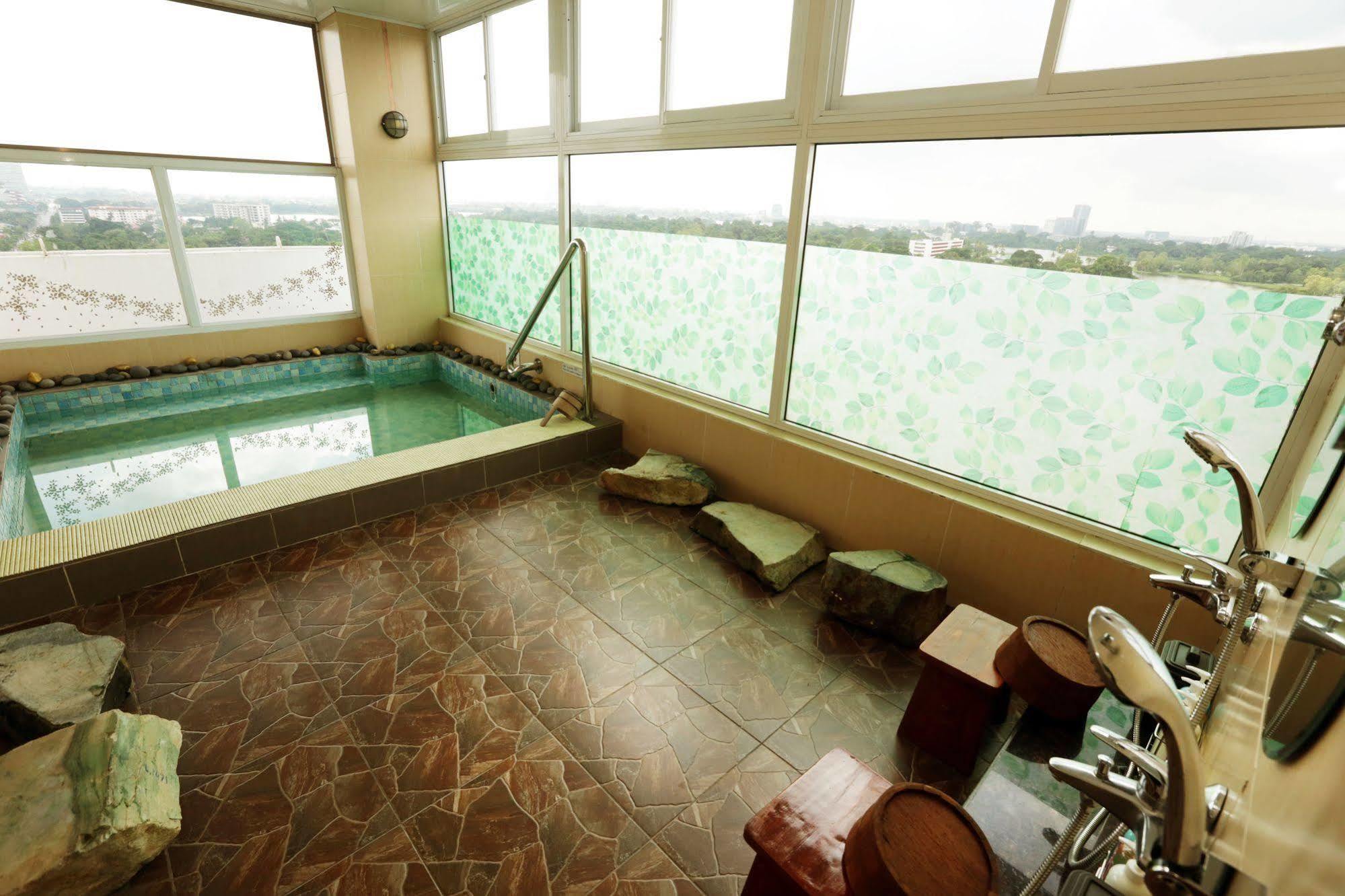 Super Hotel Yangon Exterior photo